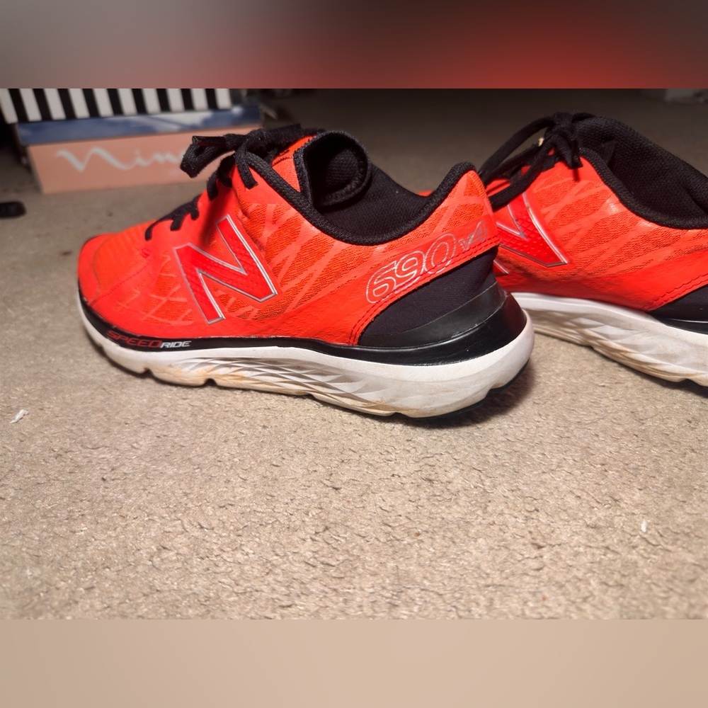 NEW BALANCE 690 v4 SPEED RIDE - RED ATHLETIC SHOES Sz 9.5 - Picture 5 of 9